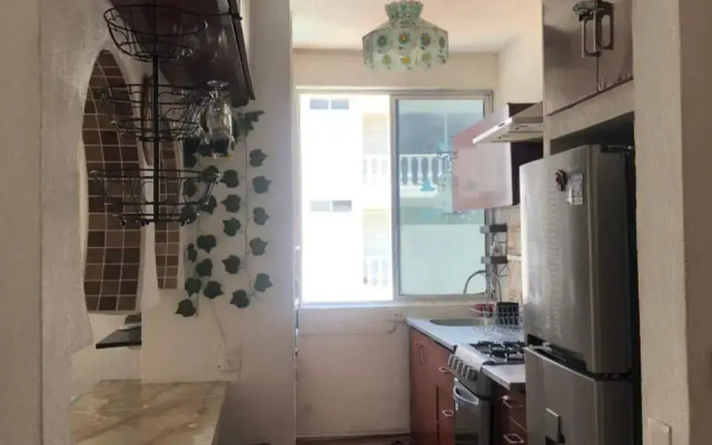 Sobre Costera, 1min La Quebrada, 3m playas/yates