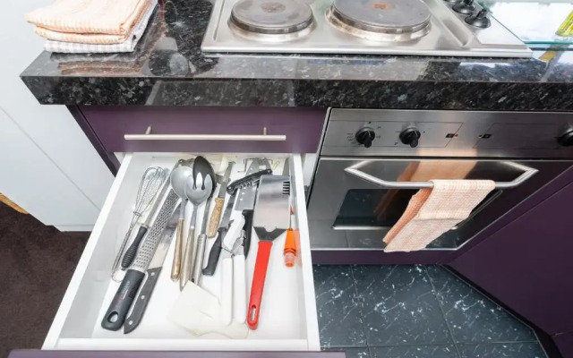 Apartment on Robert Rd