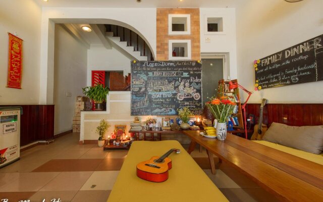 Mojzo Dorm - Hostel