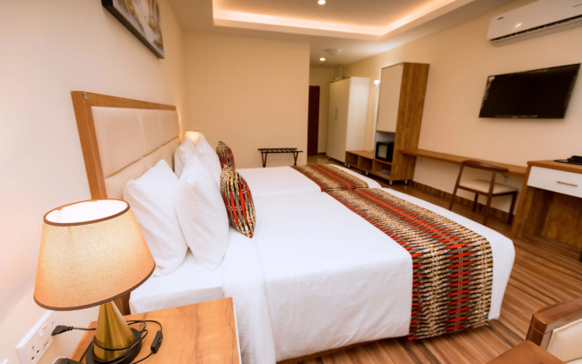 The Hut Restaurant & Boutique hotel