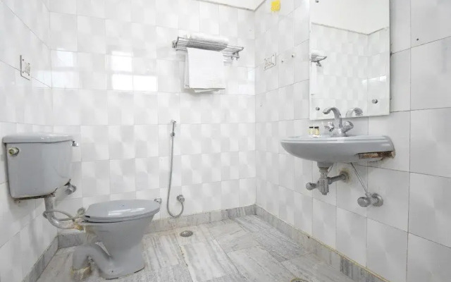 OYO 13326 Gupta Palace