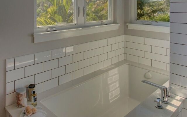 Pua Lani 2 Bedroom Home by RedAwning