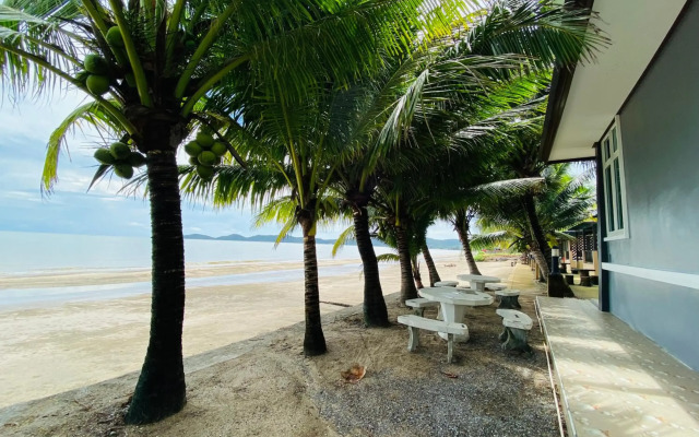 Baan Faa Talaychan Resort