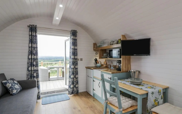 Laird Lodge 2