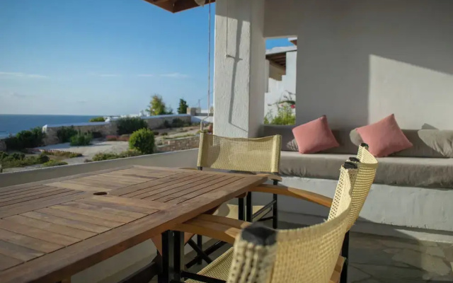 Holiday Sunset Villa Above the Beach
