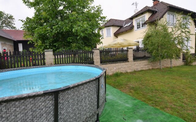 Tasteful Villa in Zernov With Private Pool
