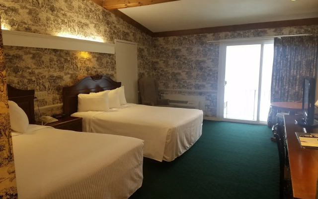 Publick House Historic Inn and Country Motor Lodge
