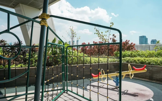 Tranquil and Well Appointed Studio Apartment at Menteng Park