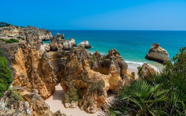 B28 - Stylish Typical House by DreamAlgarve