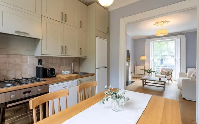 Two Bed Notting Hill Gem