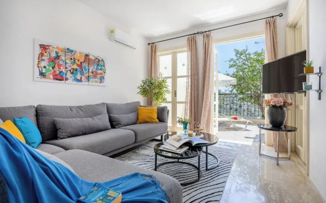 J1 Holiday House Adjacent to Aphrodite Hills - Sea View