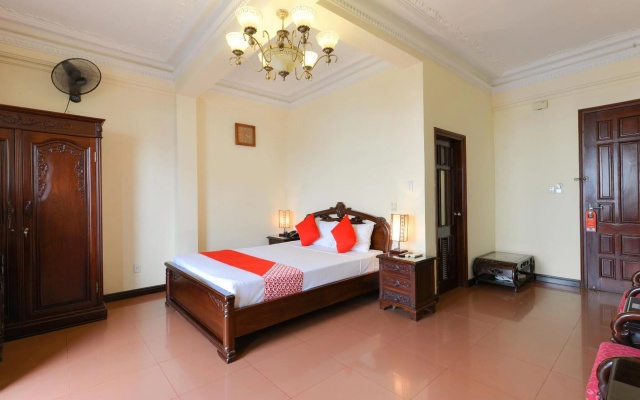 Lucky 2 Hotel – Guest Rooms – Hanoi