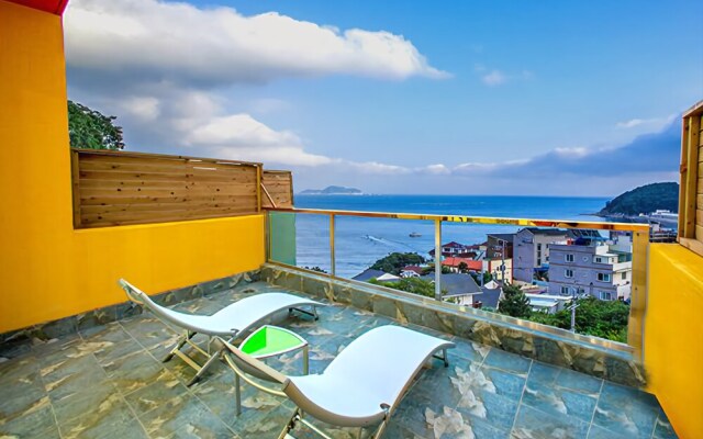 Geoje Monaco Pension