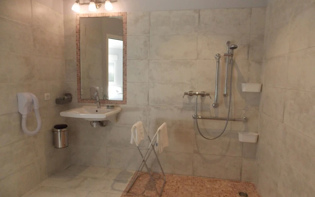 Au Relais Provencal