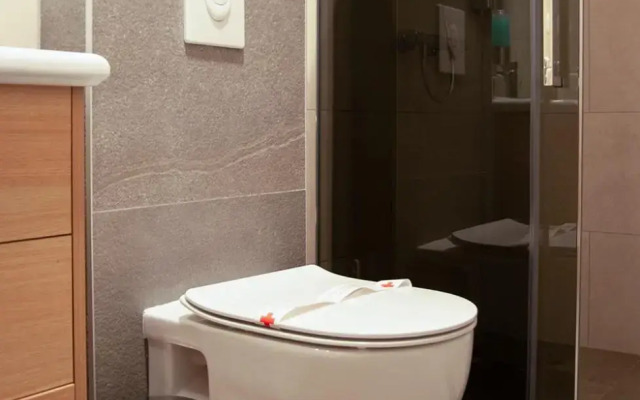 Studio Apartment Theatre View