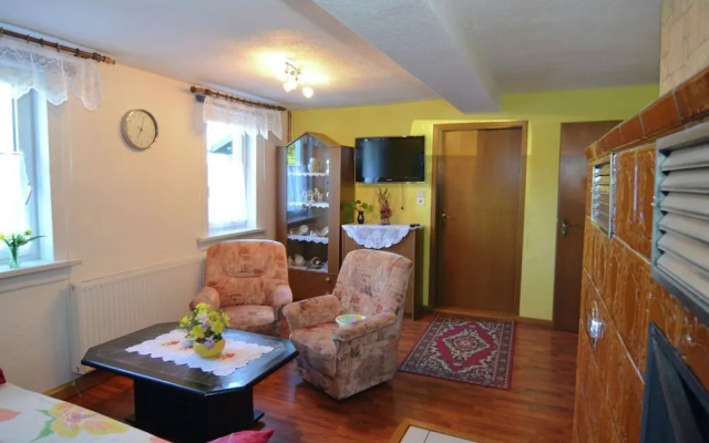 Holiday Home in Neustadt am Rennsteig With Pond