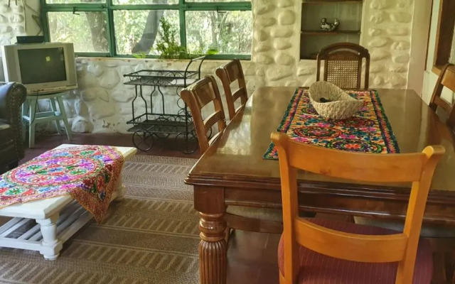 Shangri-La Lodge
