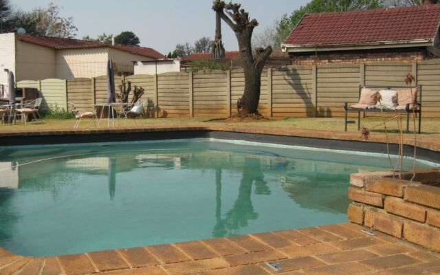 Terrylin Backpackers - Adults Only