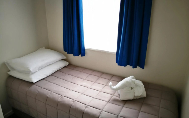 Airport Birches Motel