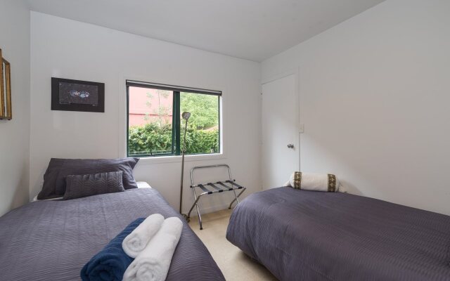 Lakeside City Apartments - Penthouse