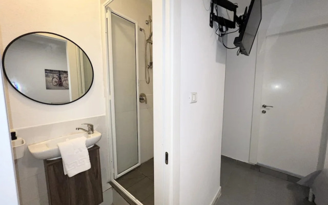 Ha-Carmel Market Apartment