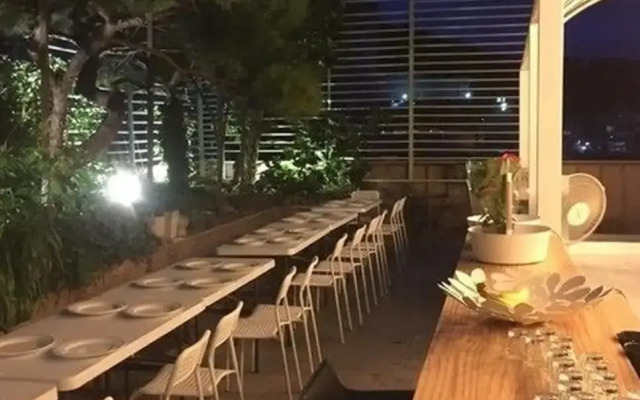 Rooftop Party Guesthouse - Hostel
