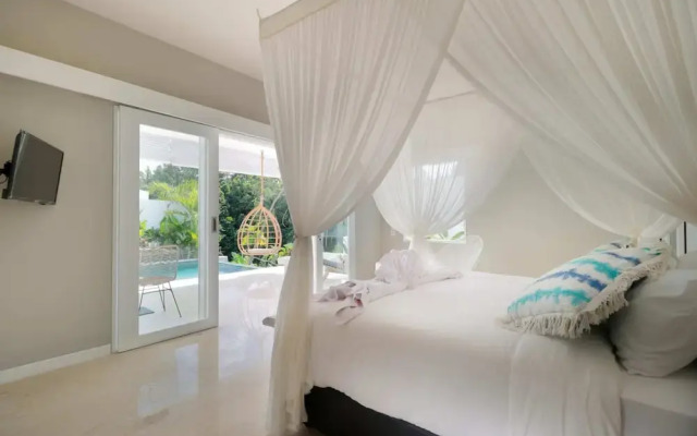 Limitless Jungle Villas Complex, 5 BR, Ubud With Staff