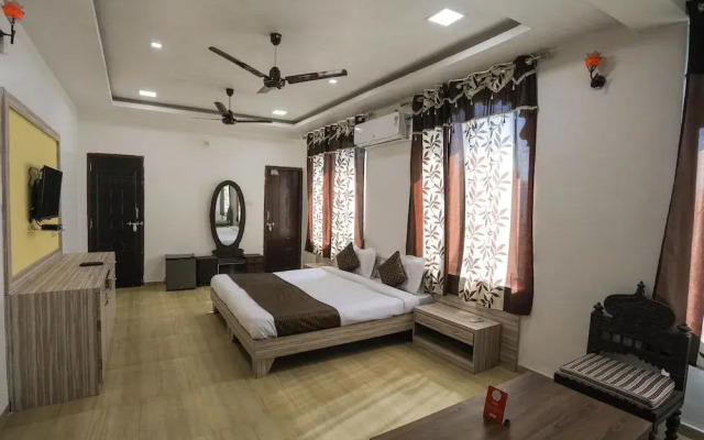 OYO 9760 Home Tej Vilas Near Celebration Mall