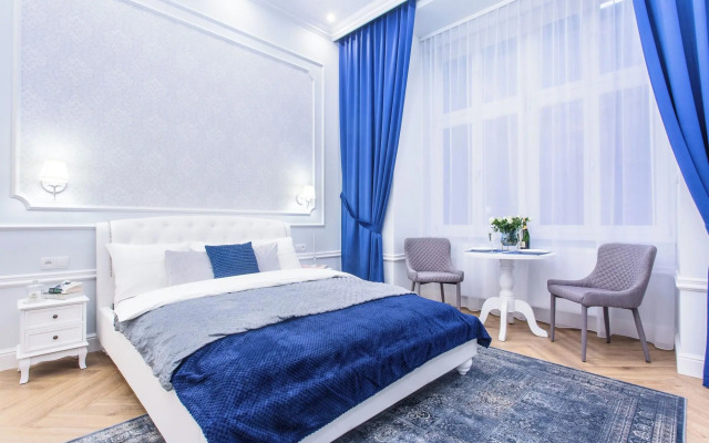 Main Square Apartments