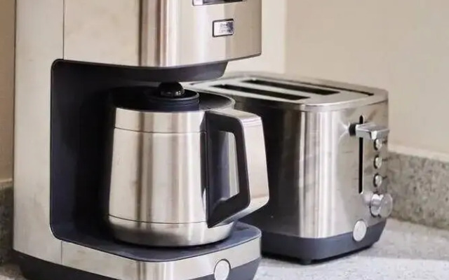 2 Br, Spacious, Great Located, Top Lx Amenities