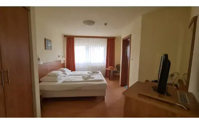 Aqua Therm Hotel
