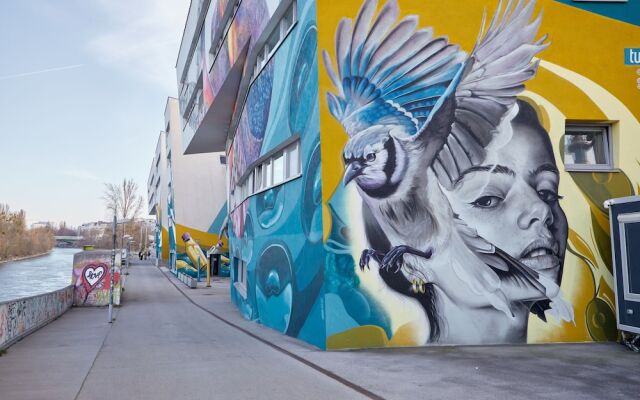 URBAN ISLAND - Riverside Apartments