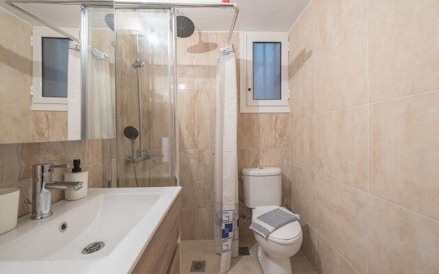 Cozy Acropolis Studio by Cloudkeys