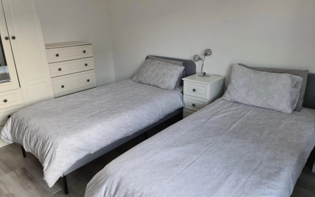 Large Villa - Private Pool - 5 Bedrooms