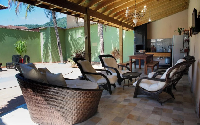 Casa com Piscina e Churrasqueira no Pantanal