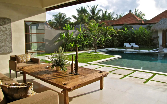 Nyaman Villas