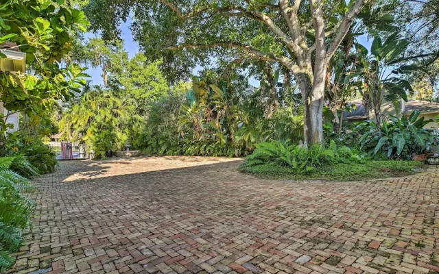 South Tampa Studio in Desirable Historic District!