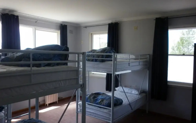 Young Budget Accommodation - Hostel