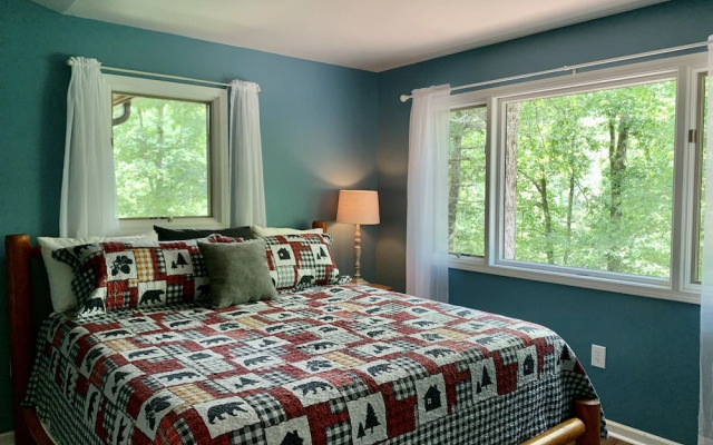 Townsend Hillside Hideaway