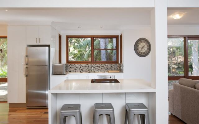 Barefoot Beach House Shoal Bay