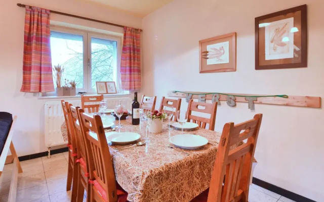 Modern Holiday Home in Yvoir With Garden