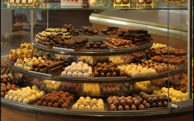 Appartements Lorenzoni, Cafe Konditorei Helmut Lorenzoni