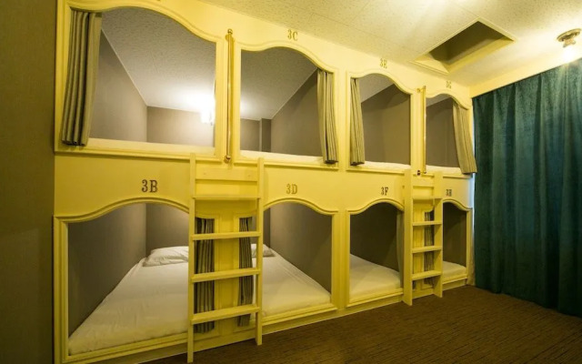 The Wardrobe Hostel Roppongi