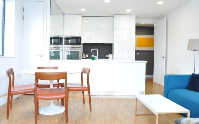 Farringdon 3 Bedroom Flat With Terrace