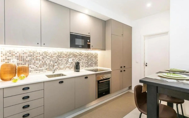 Elegant 2 Bedroom Apartment in Iconic Alfama!