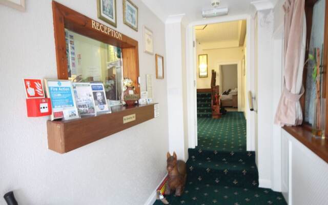 Coombe Court Hotel