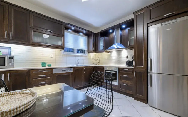 Diogenis House