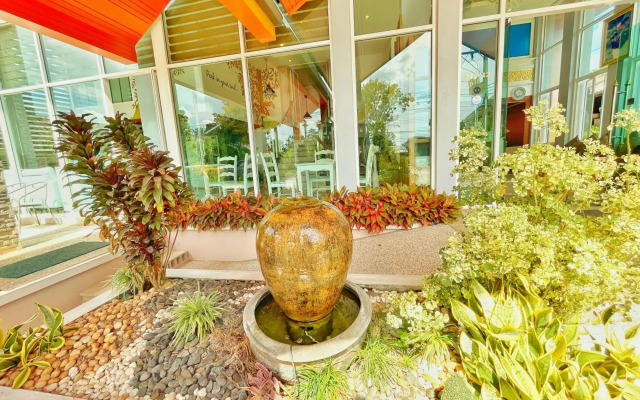 Peak Boutique City Hotel