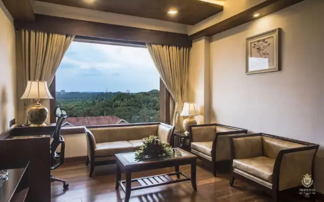 Kpm Tripenta Hotel