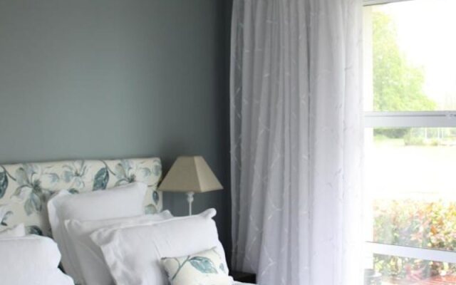 Revive On Oakview Boutique Accommodation and Spa